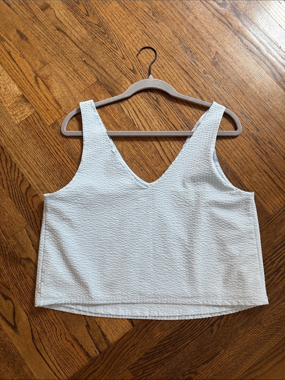 Vuori Villa Textured Crop Tank - Picture 5 of 5